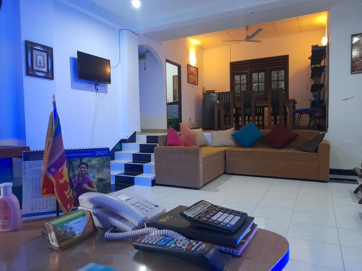 Smart Holiday Inn Galle Esterno foto
